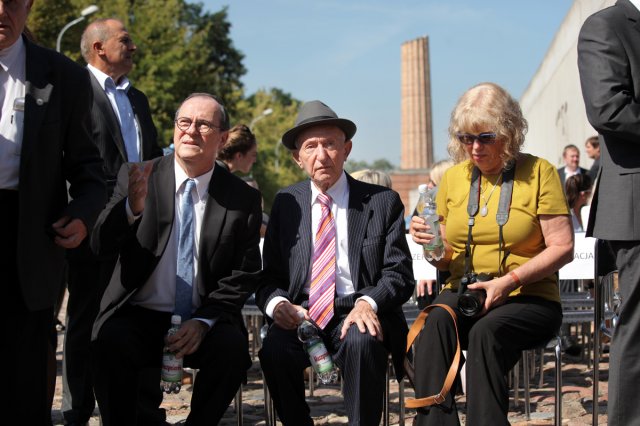 29.08. - Stacja Radegast na fot. Ambasador Izraela Zwi Rav Ner i Jehuda Widawski