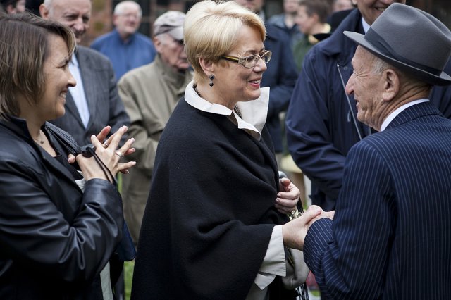 Uroczystość przy grobie rabina ELJAHU CHAIMA MAJZLAwojewoda łódzki Jolanta Chełmińska