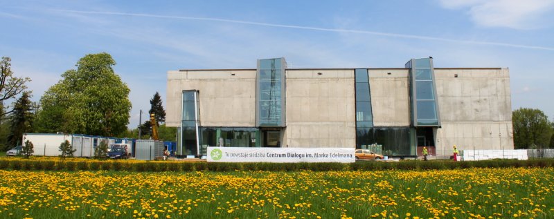 "Tu powstaje siedziba Centrum Dialogu