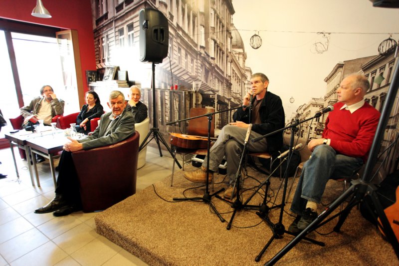 Relacja z debaty "Dokopała nam ta banda łajz" w Polskim Radiu