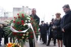 Kwiaty pod Kuźnią składa Herbert Krauss Ambasador Austrii